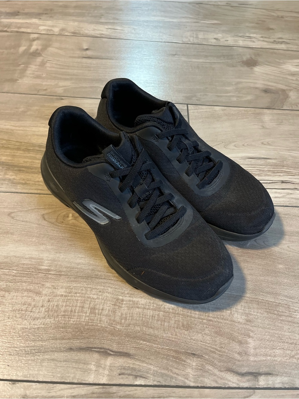 Skechers GOwalk Joy Ecstatic Women's Size 8 Black Athletic Walking Shoes Sneaker